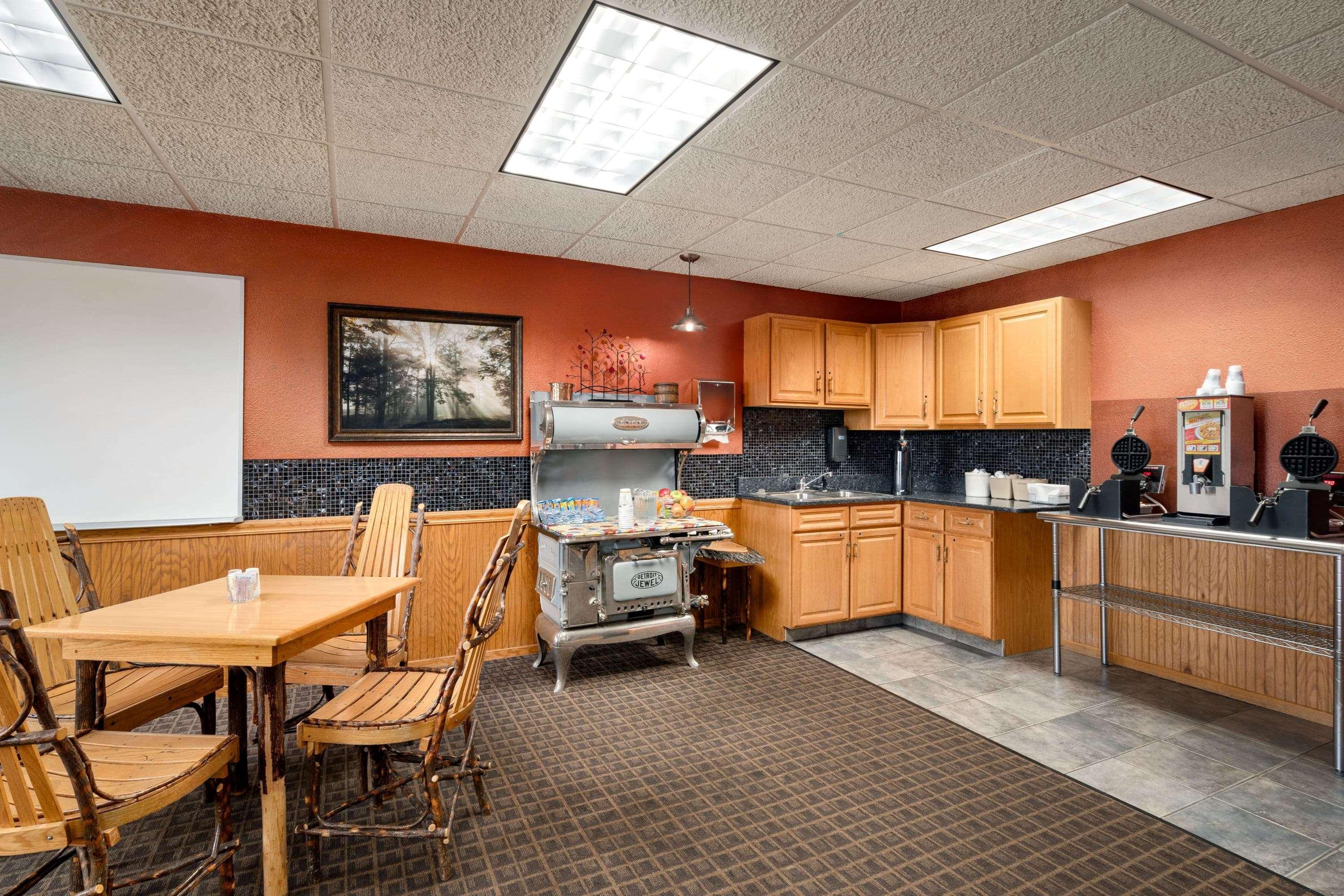 Super 8 By Wyndham Motel